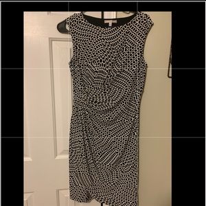 Black sleeveless dress